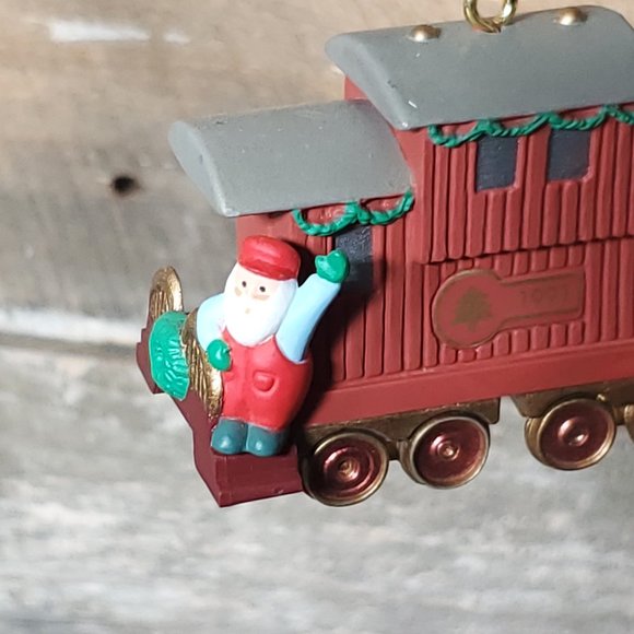 1991 Claus & Co R.R. Caboose - Handcrafted Hallmark Keepsake Ornament - Picture 3 of 7
